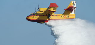 Illustration for article titled The Comprehensive Flight Club Guide To Damn Near Every Firefighting Aircraft